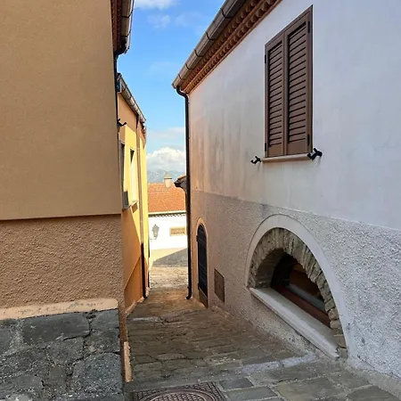 Vicolo Della Luna